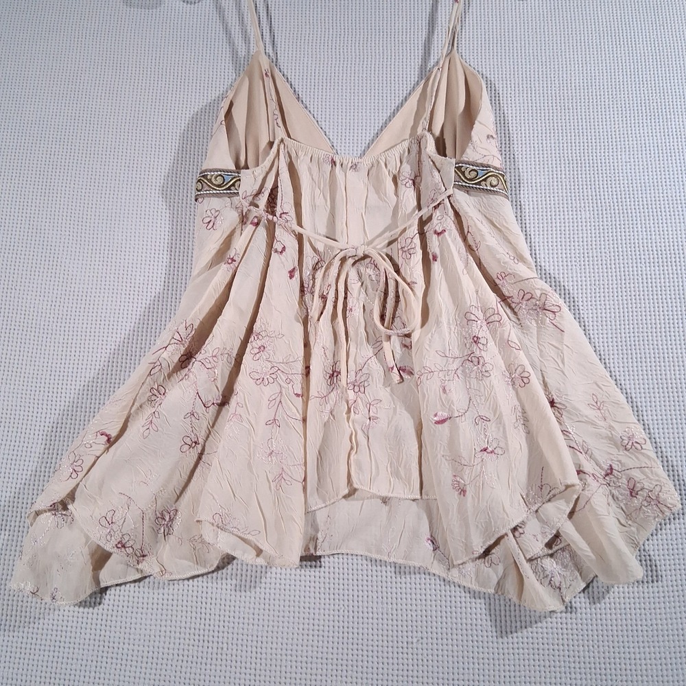 Papaya Womens Y2K Embroidered Babydoll Top Beige Floral Handkerchief Hem MEDIUM - Picture 4 of 13